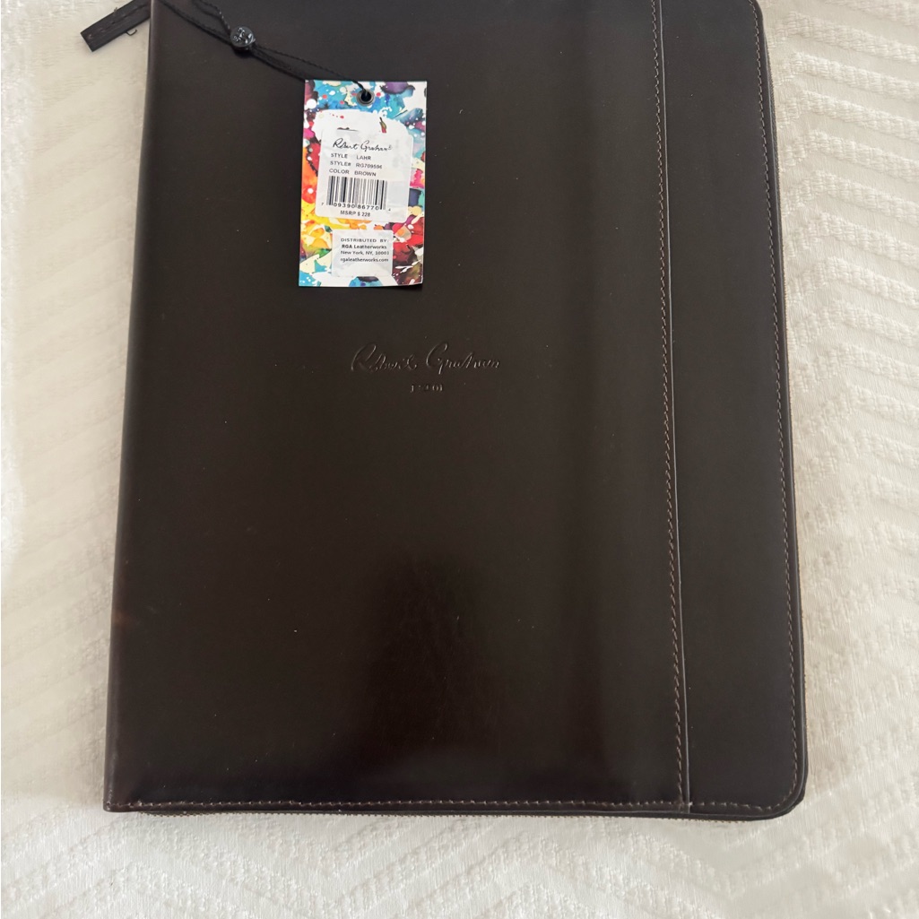 Robert Graham New W/Tag, Brown Beautiful Leather Case, Designer Fabric Lined.
